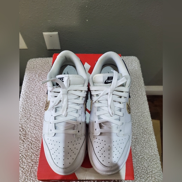 Nike Dunk Low SE - Picture 4 of 4